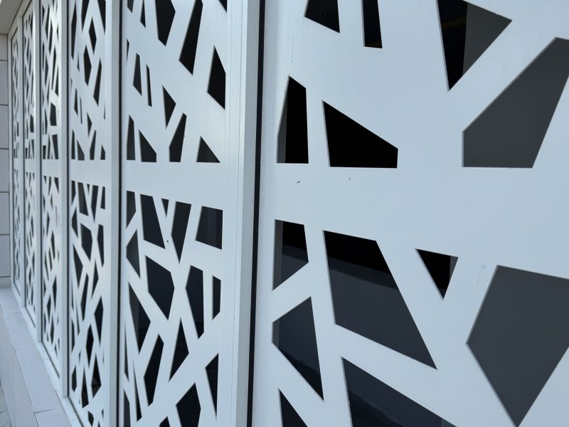 Acoustic Walls — aluminium and glass product by Alufab, Abu Dhabi (3)