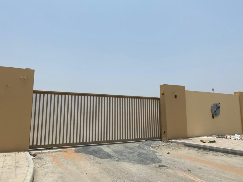 Main Gates — aluminium and glass product by Alufab, Abu Dhabi (5)